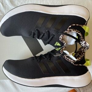 BRAND NEW never worn Adidas Cloudfoam women’s sneakers